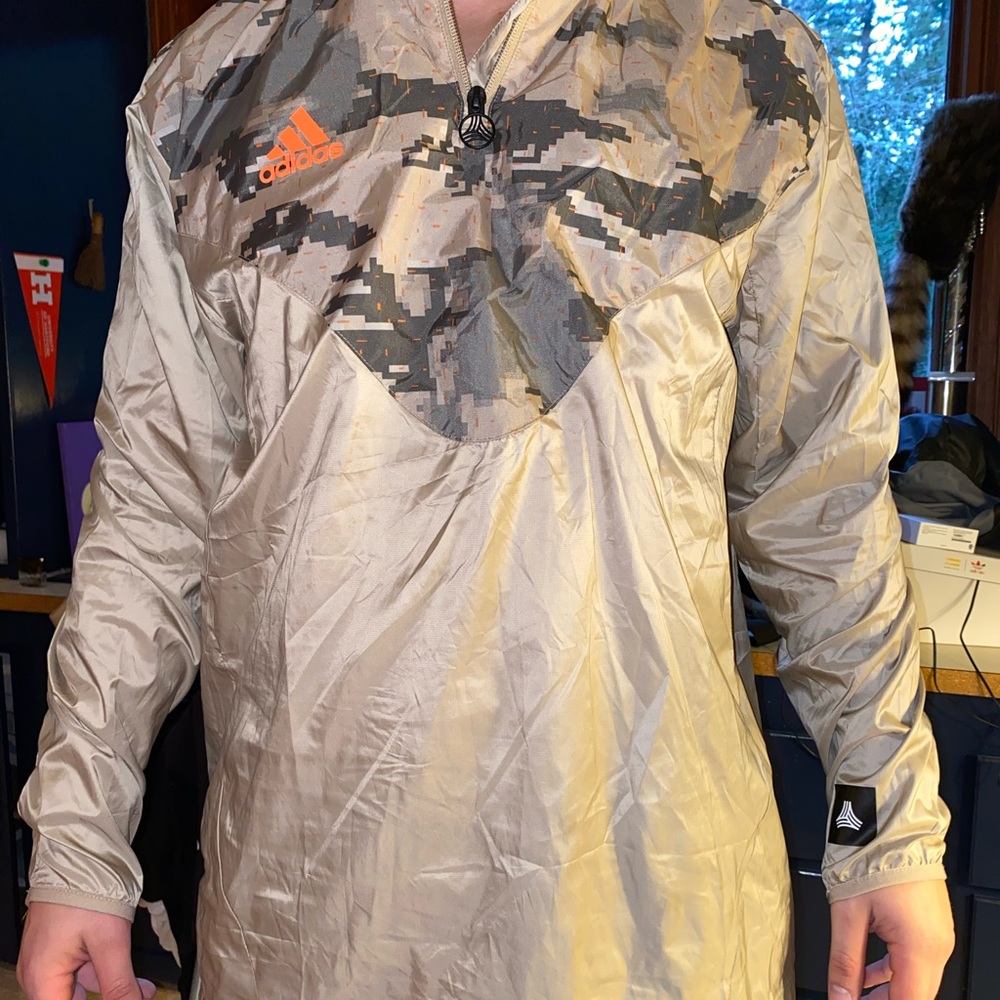 adidas Tan ADV windbreaker